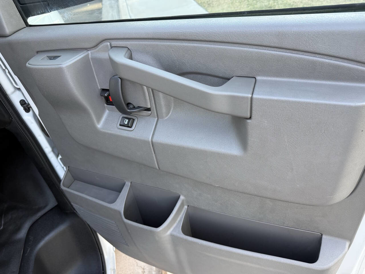 Used 2019 Chevrolet Express 2500 w/ Driver Convenience Package image 18