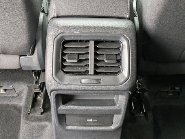 Used 2024 Volkswagen Taos SE image 18