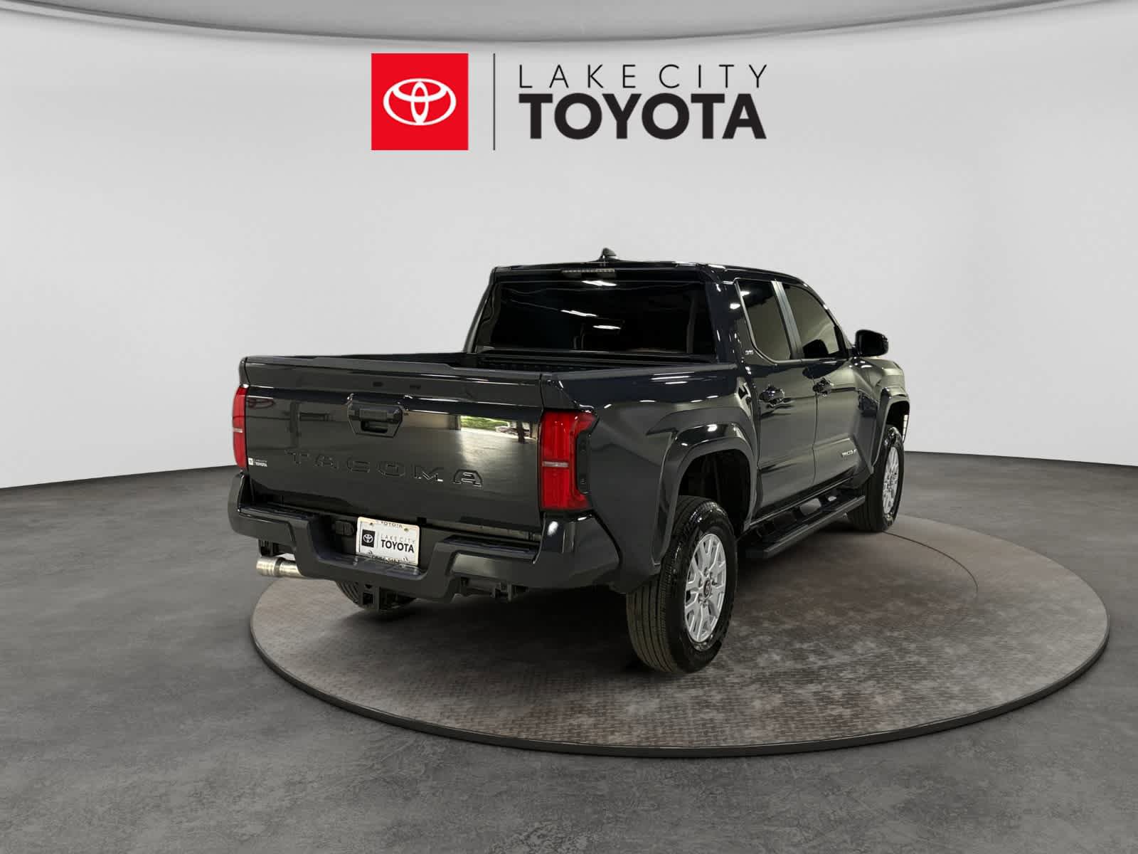 Used 2025 Toyota Tacoma SR5 RWD image 9
