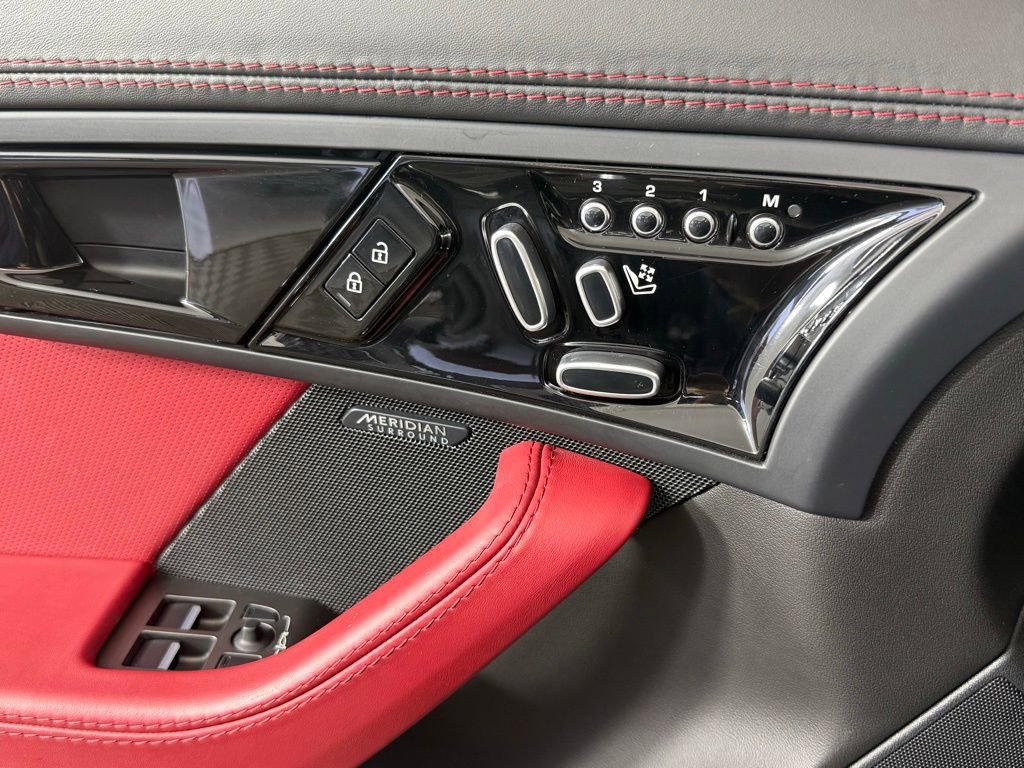 Used 2021 Jaguar F-TYPE R AWD/4WD image 19