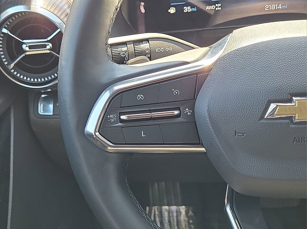 Used 2025 Chevrolet Equinox LT AWD/4WD image 18