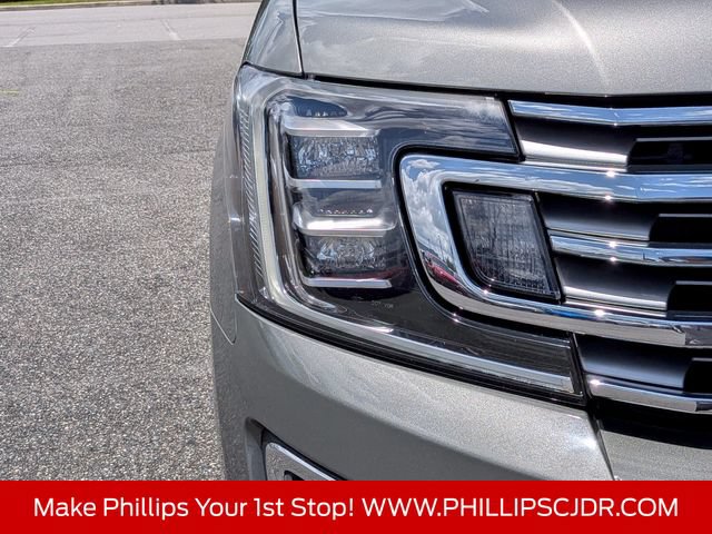 Used 2019 Ford Expedition Limited RWD image 9