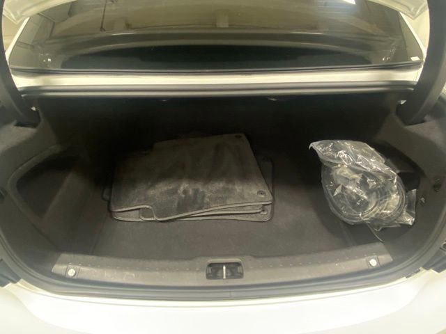 Used 2025 Volvo S90 T8 Ultra w/ Lounge Package image 9