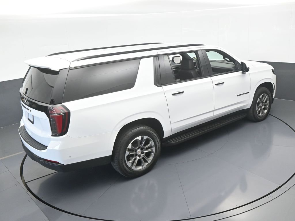 Used 2025 Chevrolet Suburban LT image 62