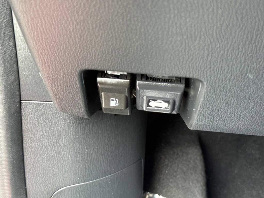 Used 2018 MAZDA CX-5 Touring w/ Preferred Equipment Package FWD image 46