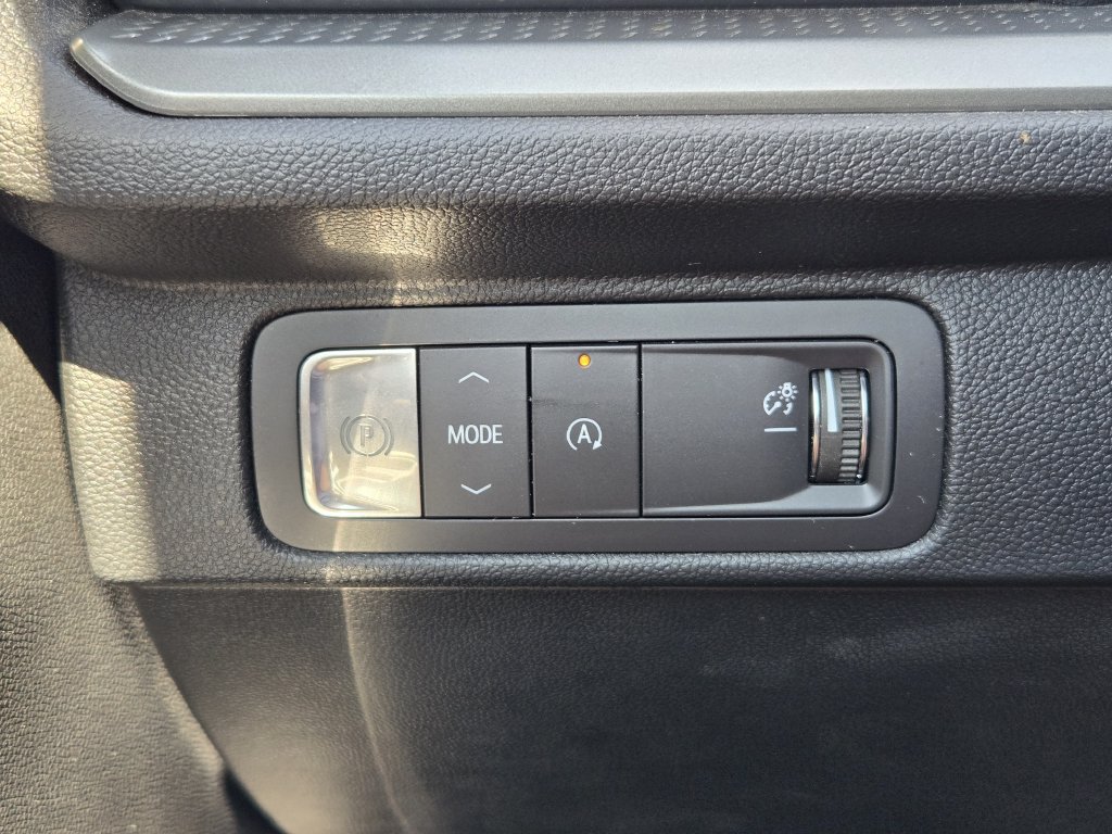 Used 2026 Chevrolet Traverse LT w/ Driver Confidence Package FWD image 23