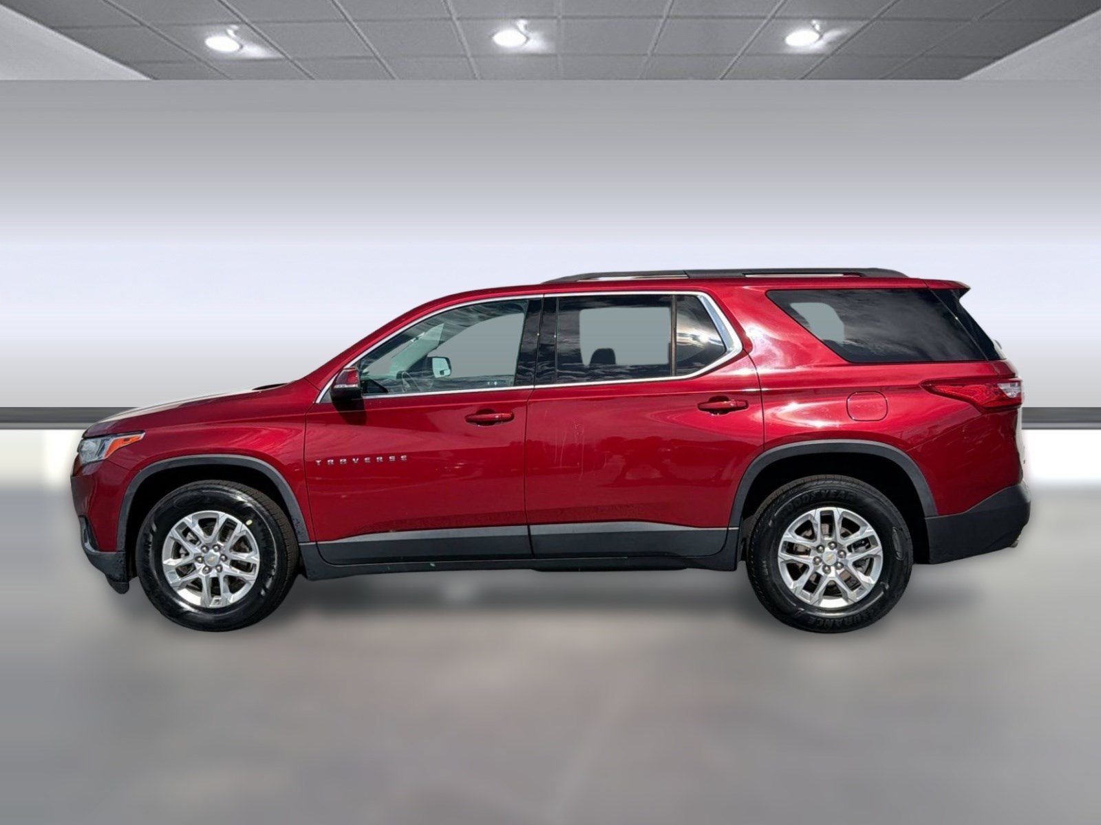 Used 2021 Chevrolet Traverse LT FWD image 2