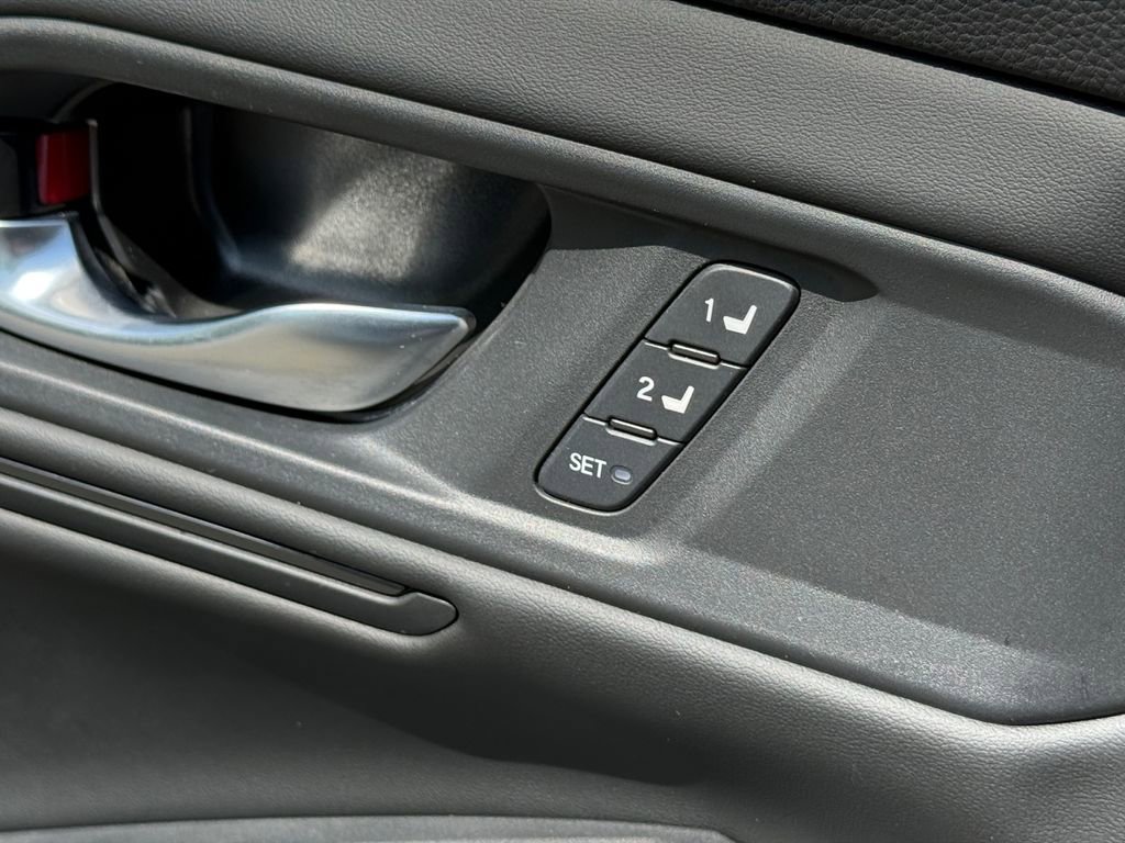 Used 2023 Honda Accord EX-L image 30