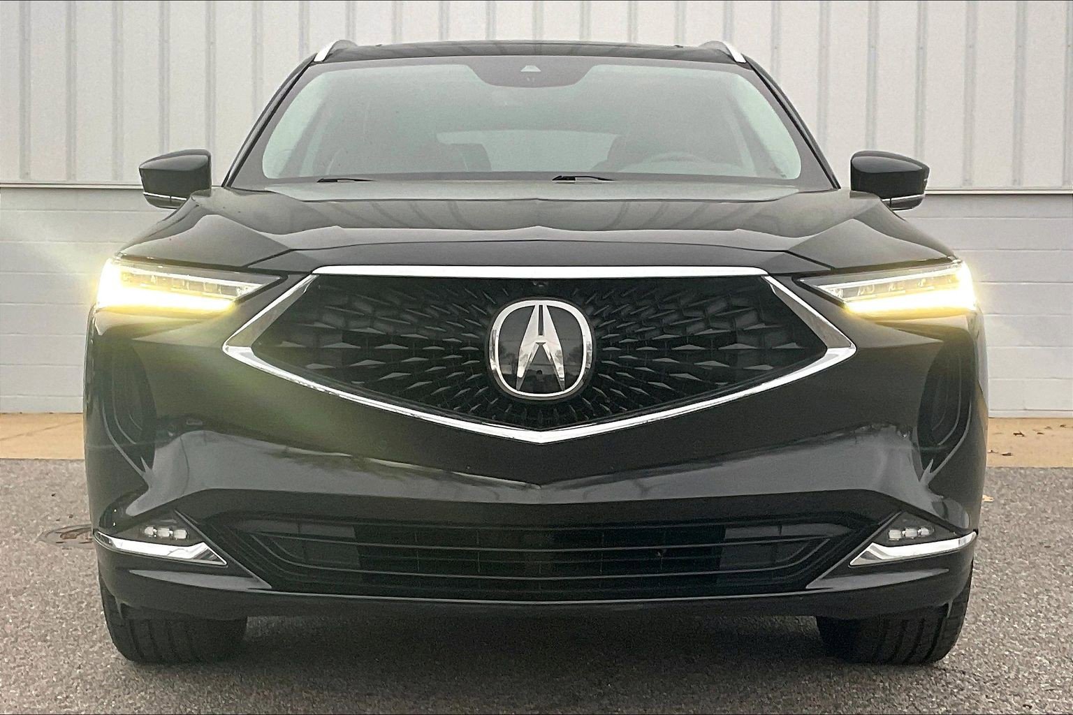 Used 2023 Acura MDX SH-AWD w/ Advance Package image 3
