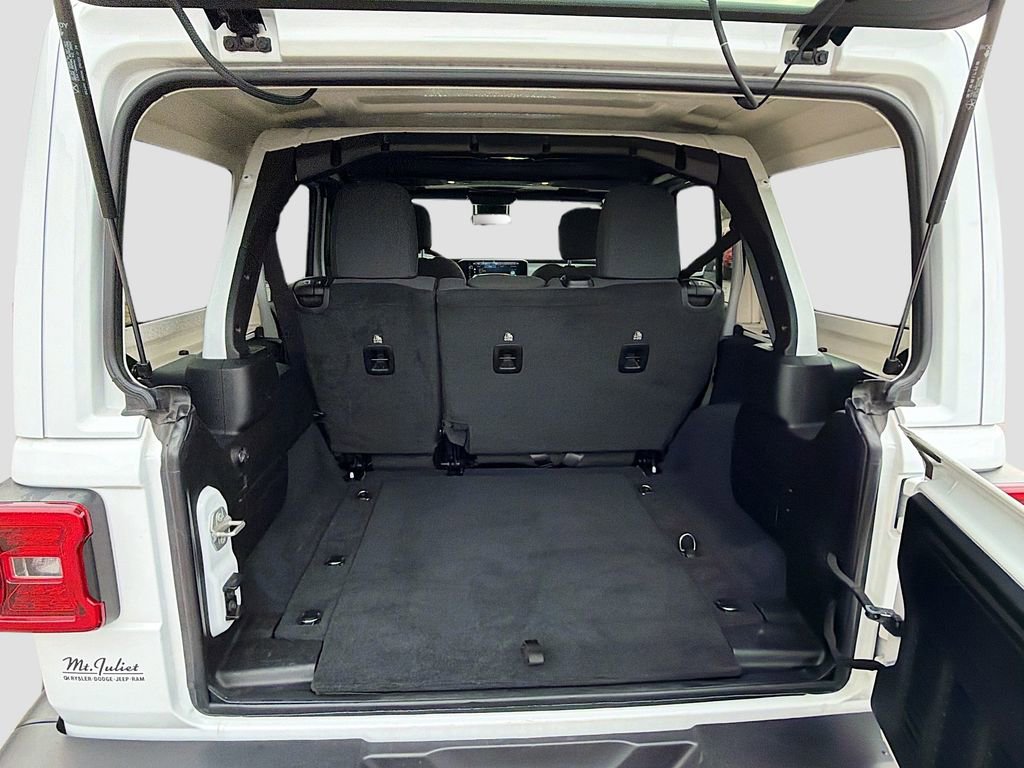 Used 2024 Jeep Wrangler Sahara image 12