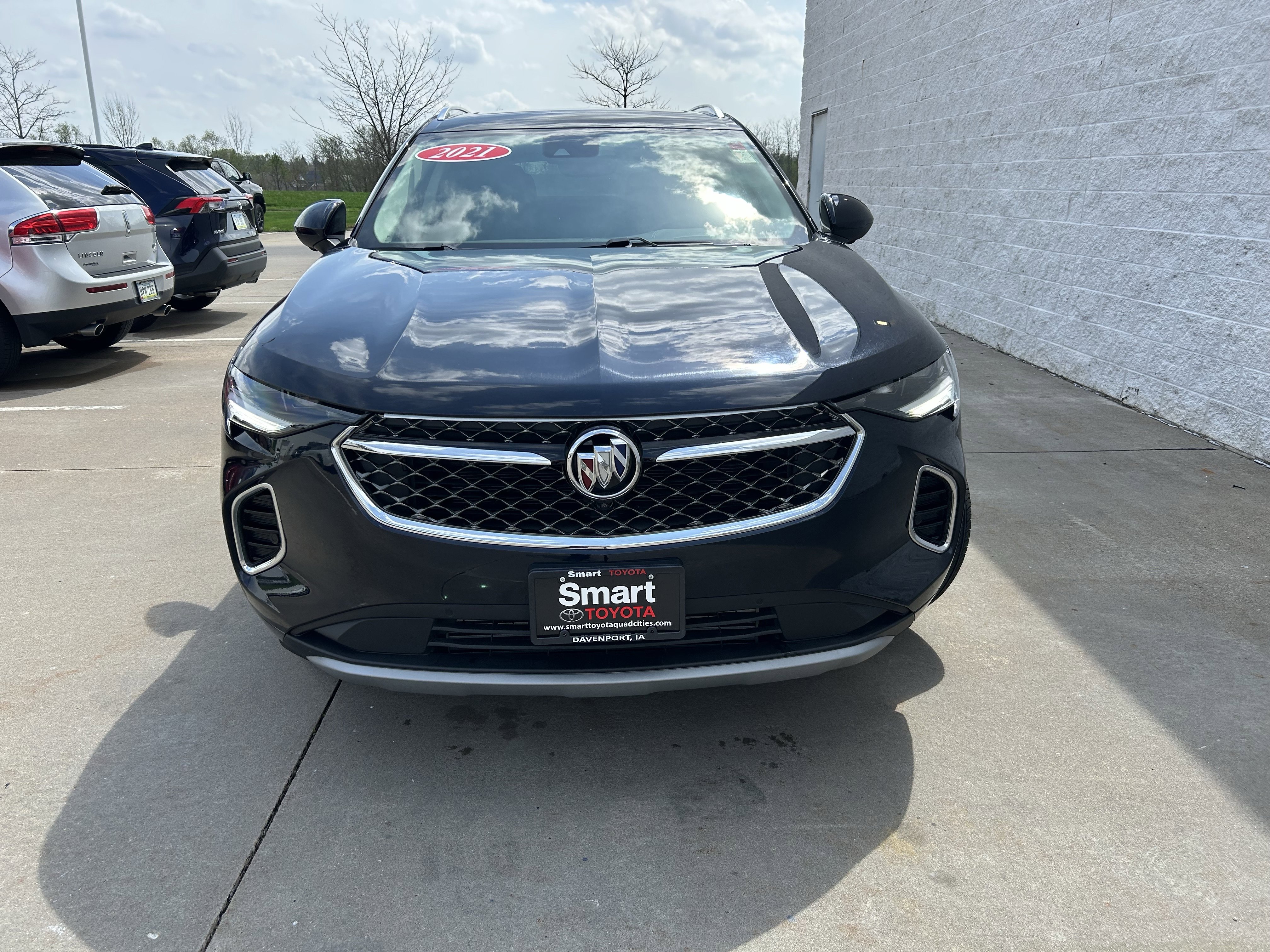 Used 2021 Buick Envision Avenir w/ Technology Package II AWD/4WD image 2