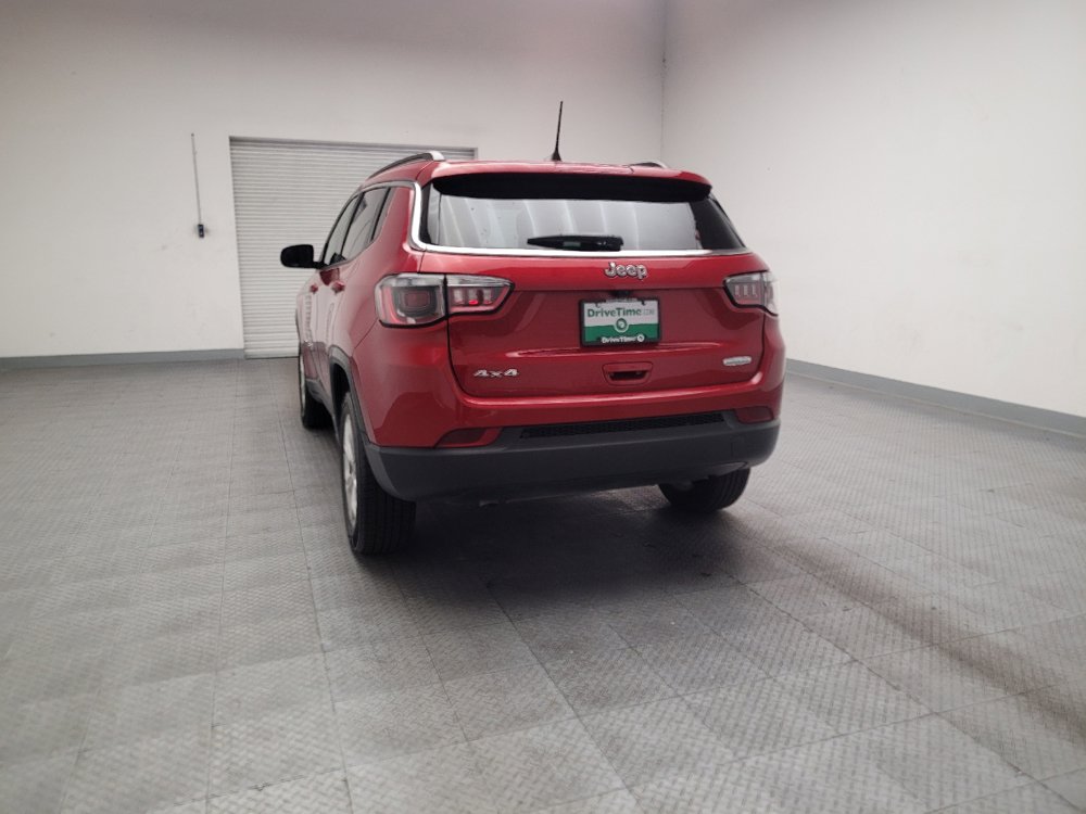 Used 2025 Jeep Compass Latitude w/ Sun & Sound Group AWD/4WD image 6