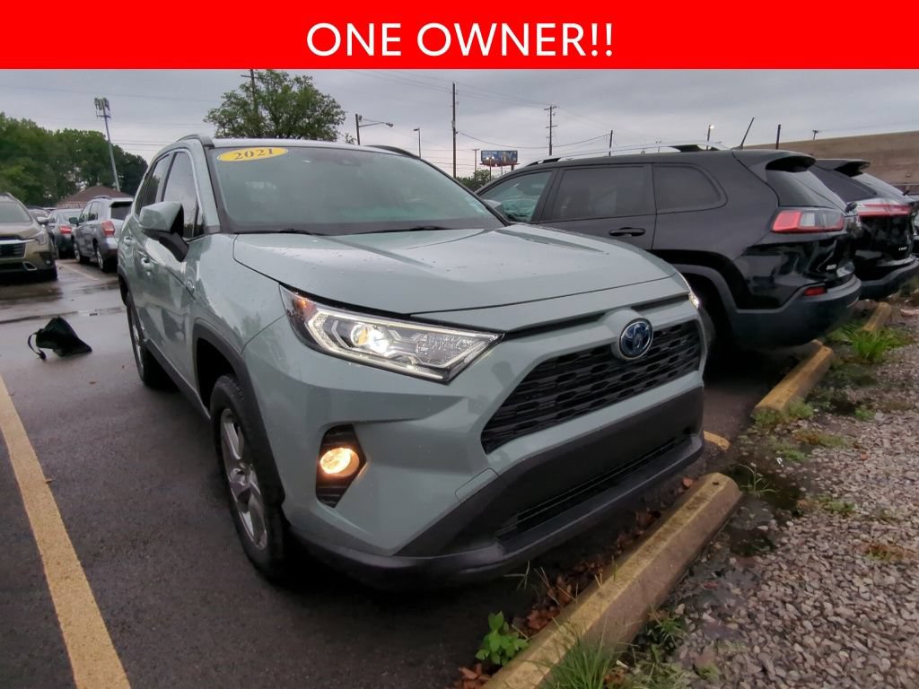Used 2021 Toyota RAV4 XLE Premium AWD/4WD image 3