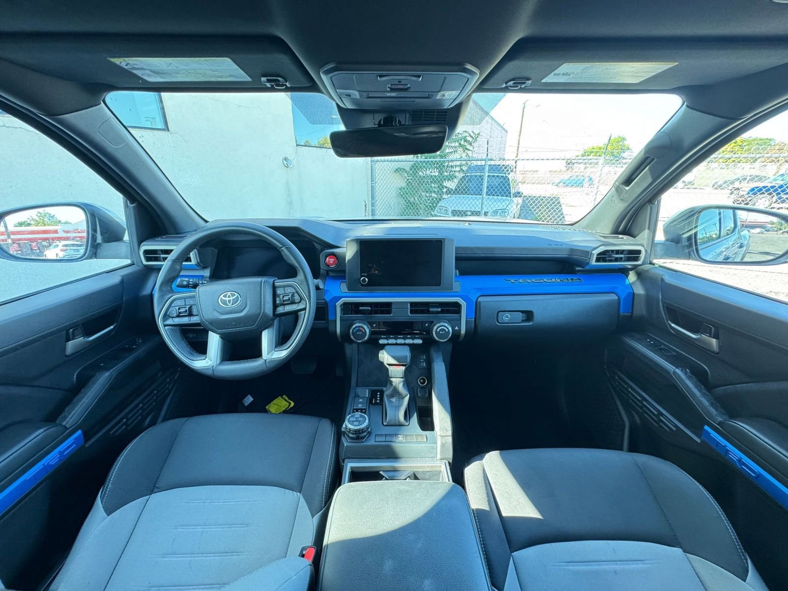 Used 2025 Toyota Tacoma SR image 31