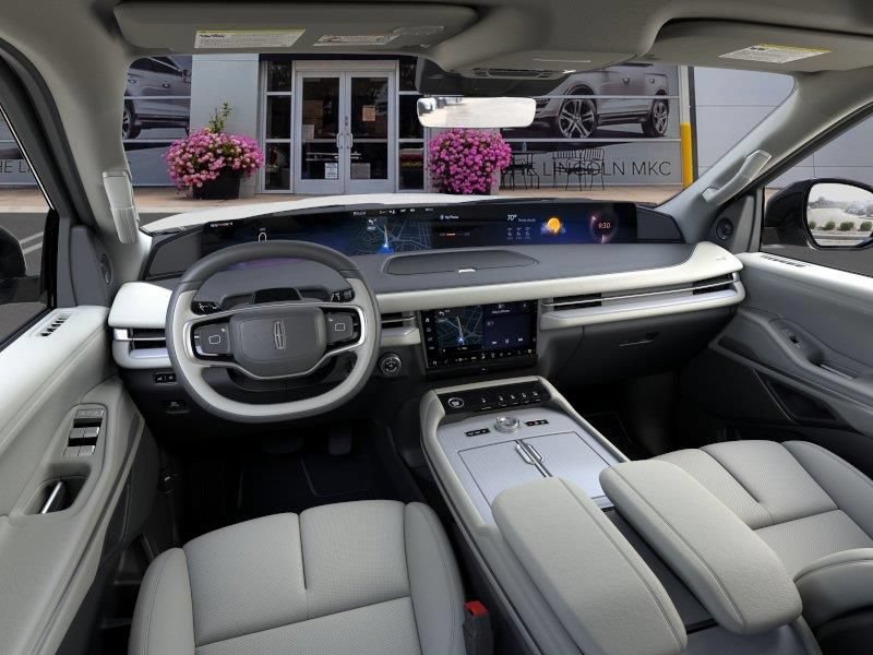 New 2026 Lincoln Navigator Reserve AWD/4WD image 9