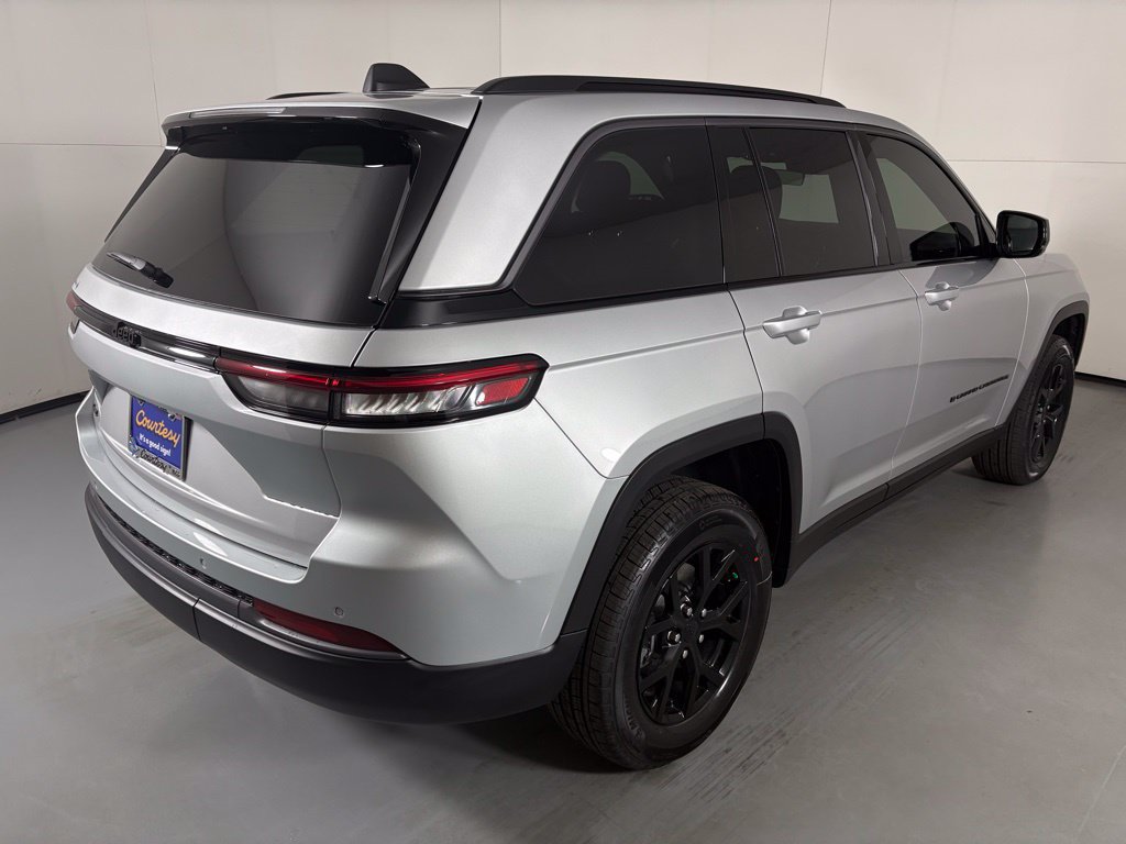 New 2026 Jeep Grand Cherokee Altitude AWD/4WD image 8