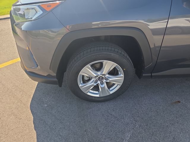 Used 2019 Toyota RAV4 XLE w/ Convenience Package AWD/4WD image 9