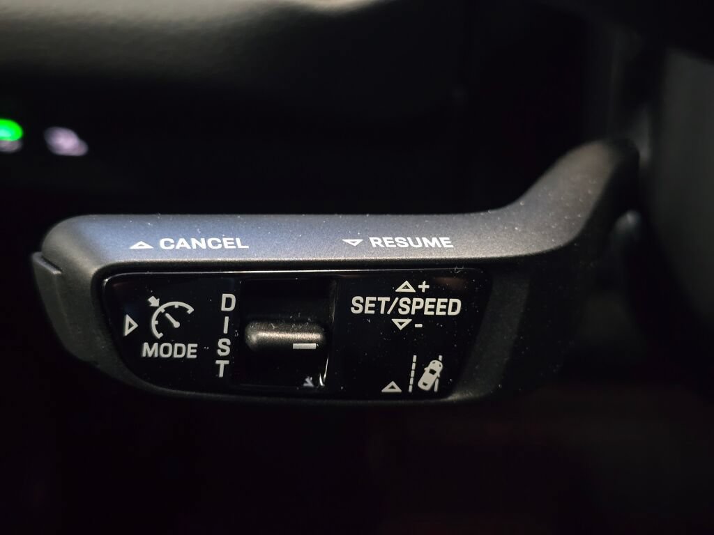 Certified 2025 Porsche Cayenne Coupe AWD/4WD image 47