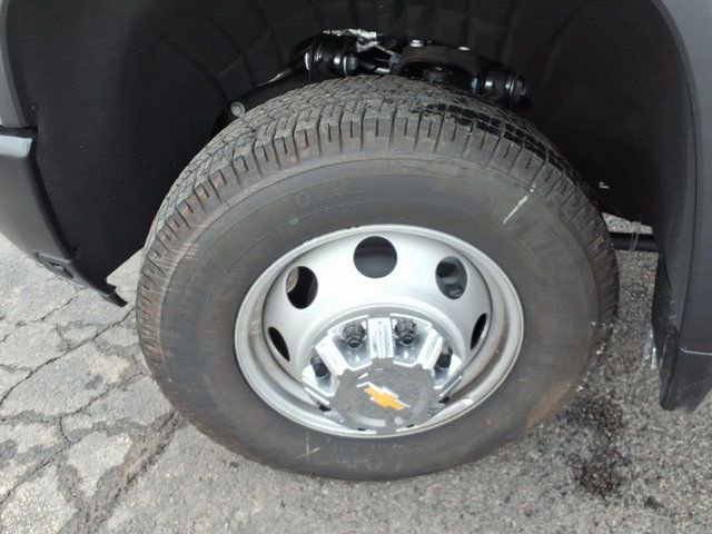 Used 2025 Chevrolet Silverado 3500 W/T image 19