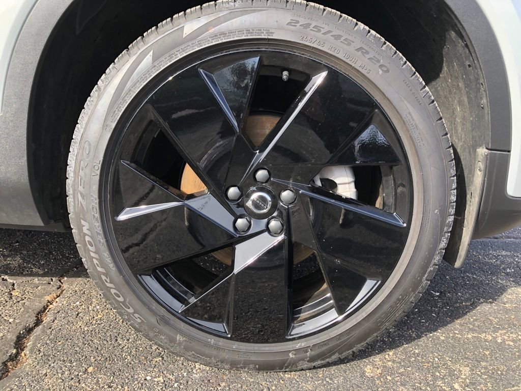 New 2026 Volvo XC40 B5 Ultra w/ Protection Package Premier AWD/4WD image 9