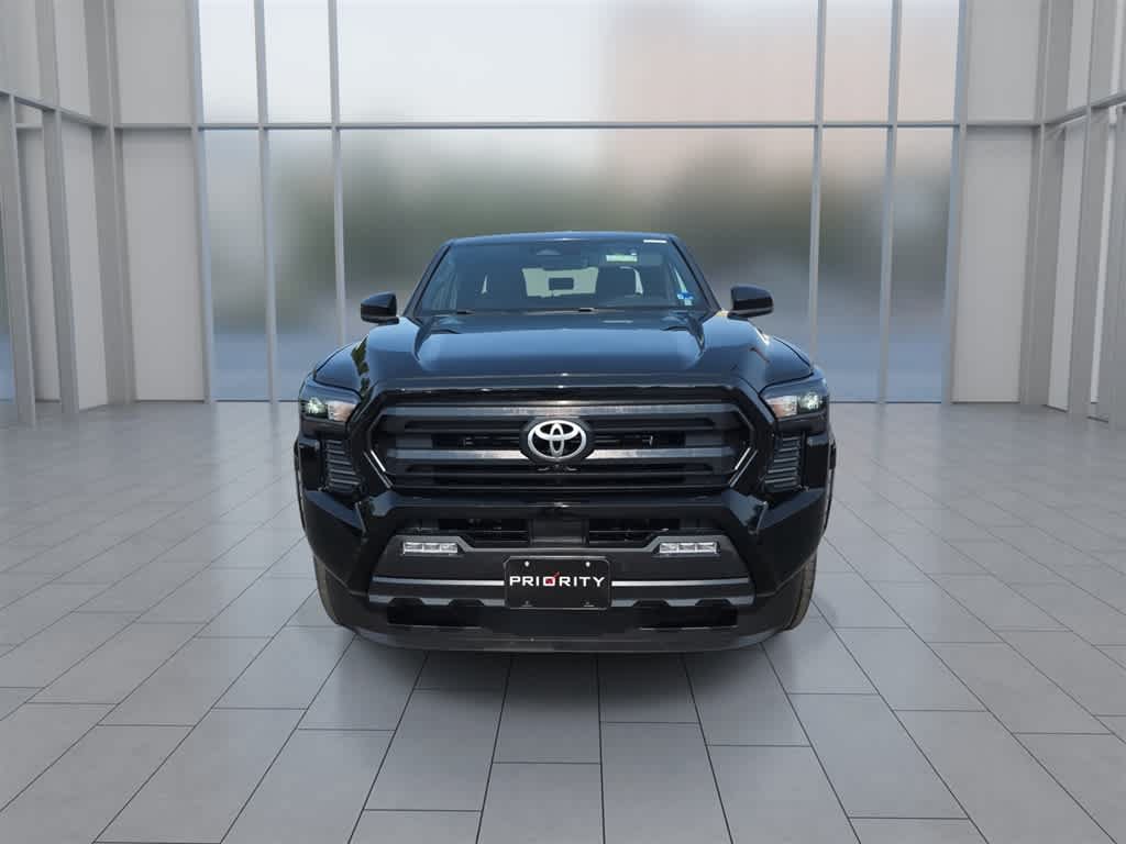 Used 2024 Toyota Tacoma SR5 AWD/4WD image 4