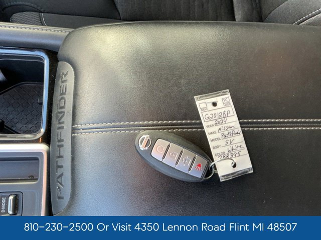 Used 2024 Nissan Pathfinder SV FWD image 34