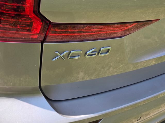 Used 2024 Volvo XC60 B5 Plus AWD/4WD image 11