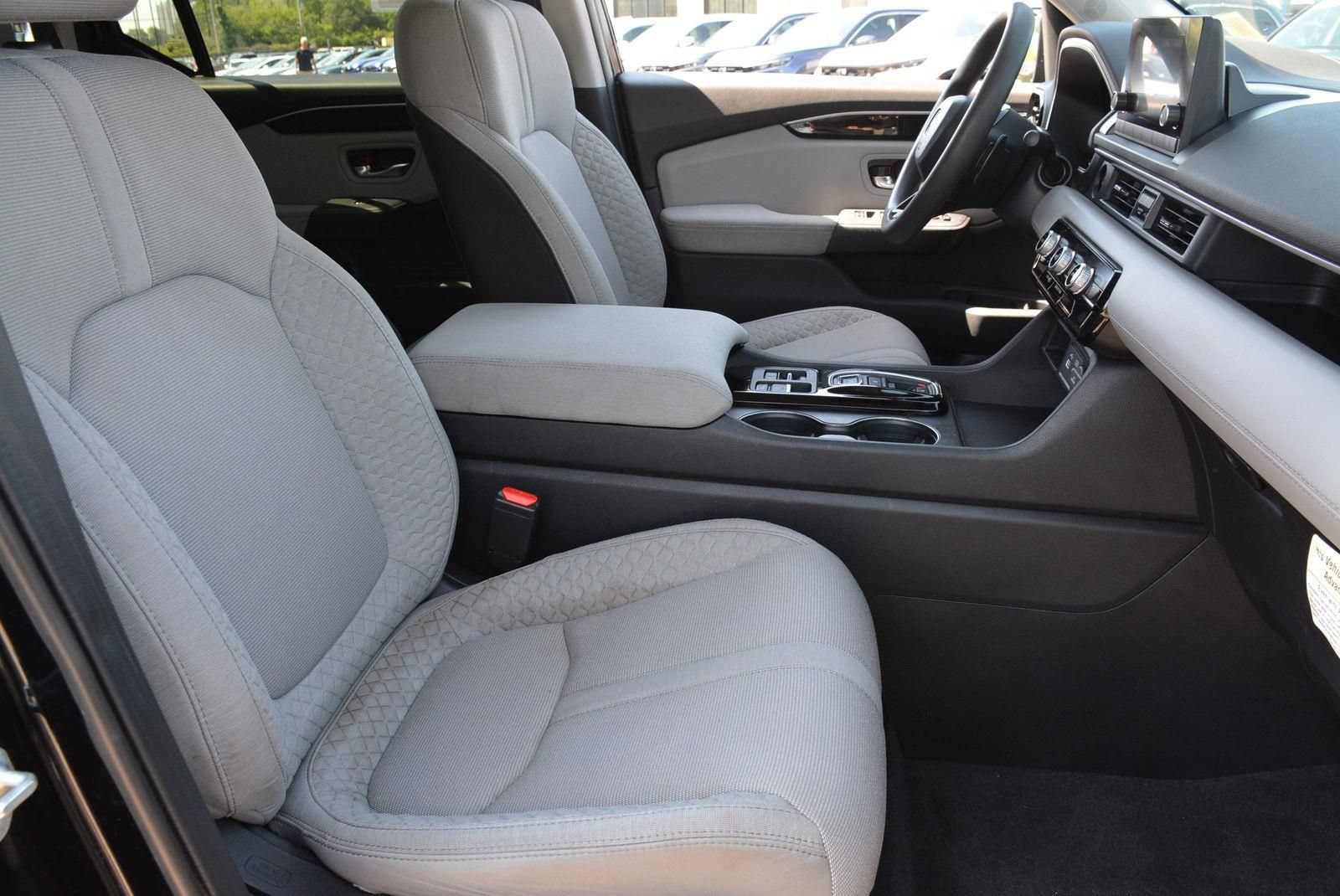 Used 2023 Honda Pilot LX image 20