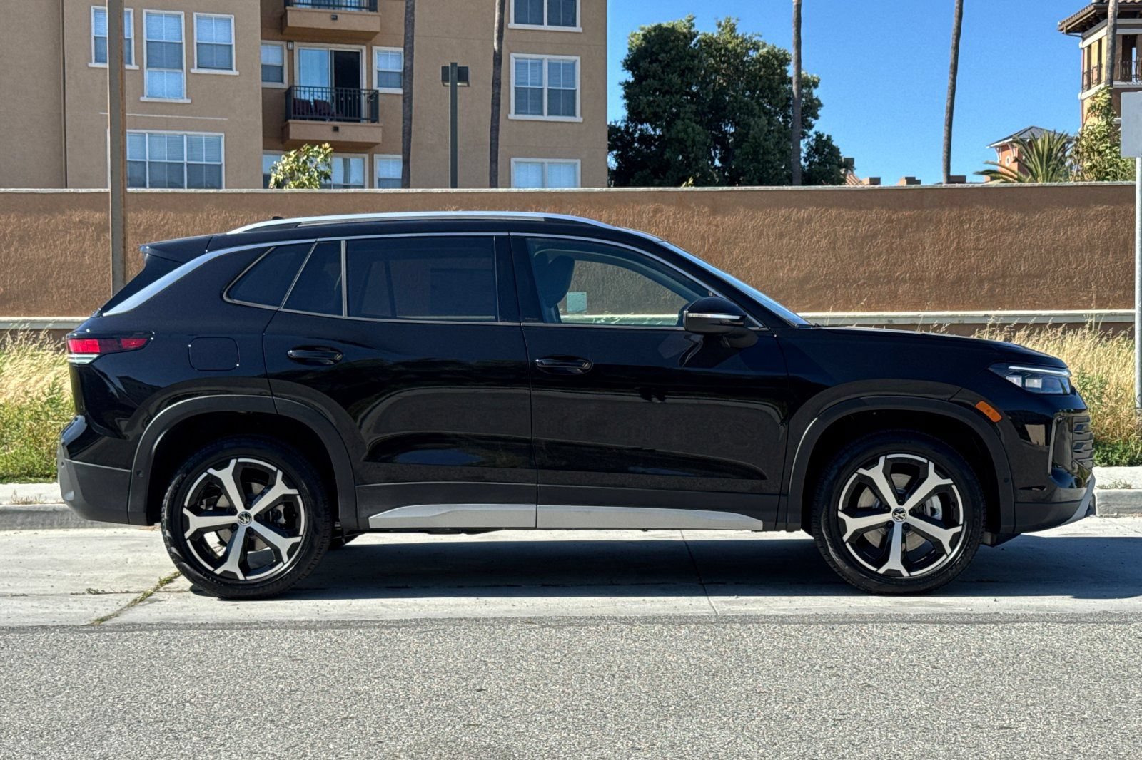 New 2026 Volkswagen Tiguan SE AWD/4WD image 3