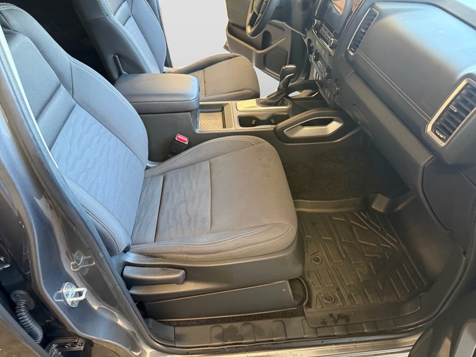 Used 2023 Nissan Frontier SV AWD/4WD image 12