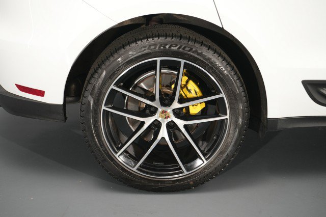 Used 2023 Porsche Macan AWD/4WD image 22