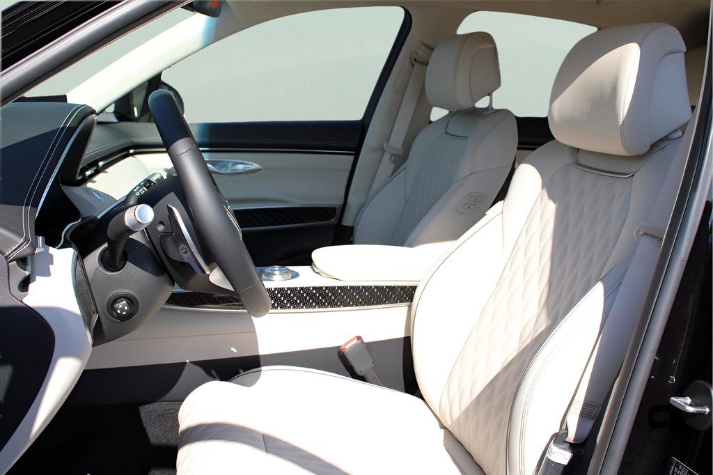 Used 2025 Genesis GV70 3.5T Sport w/ Sport Prestige Package AWD/4WD image 10