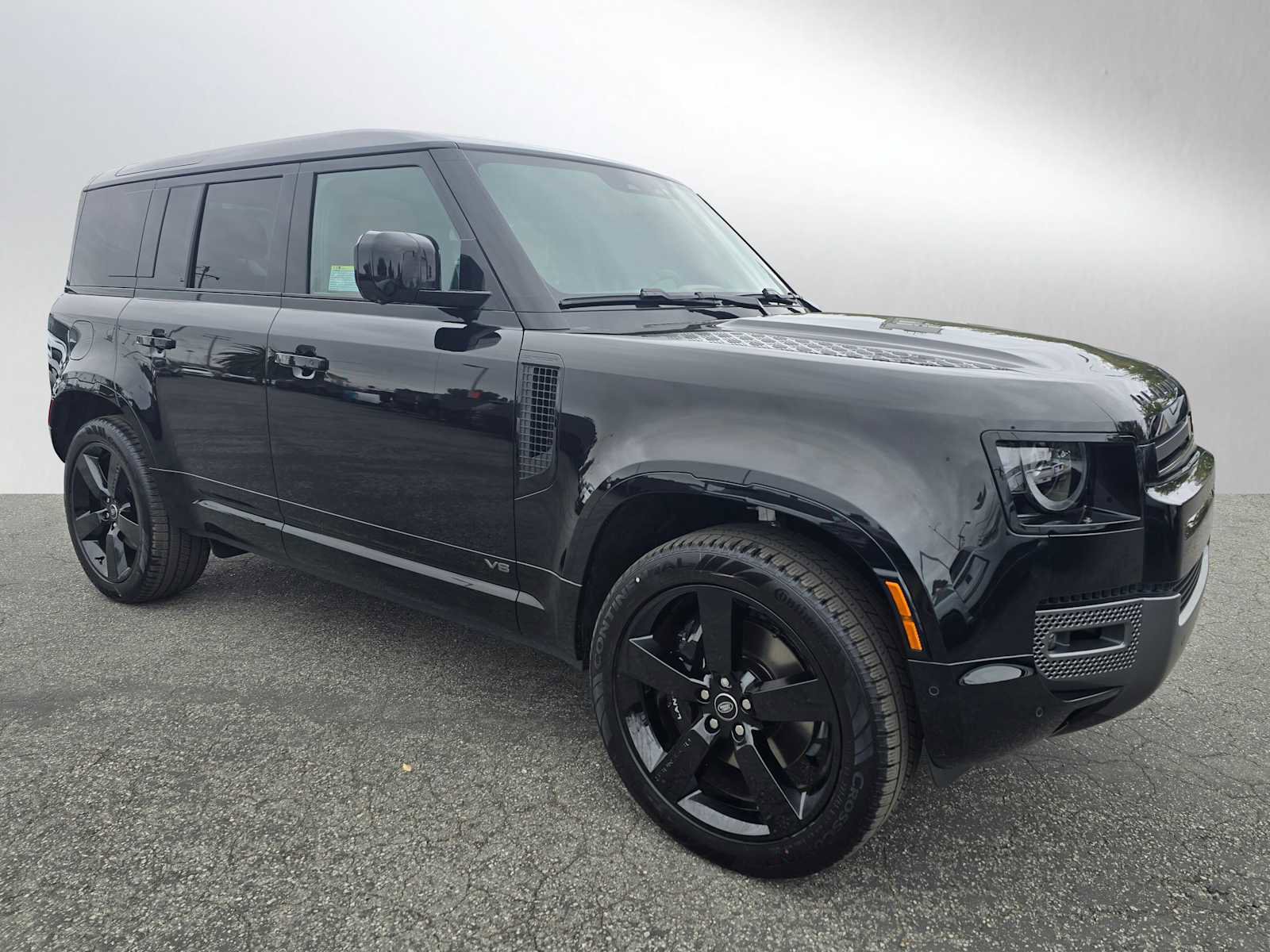 New 2025 Land Rover Defender 110 V8 image 7