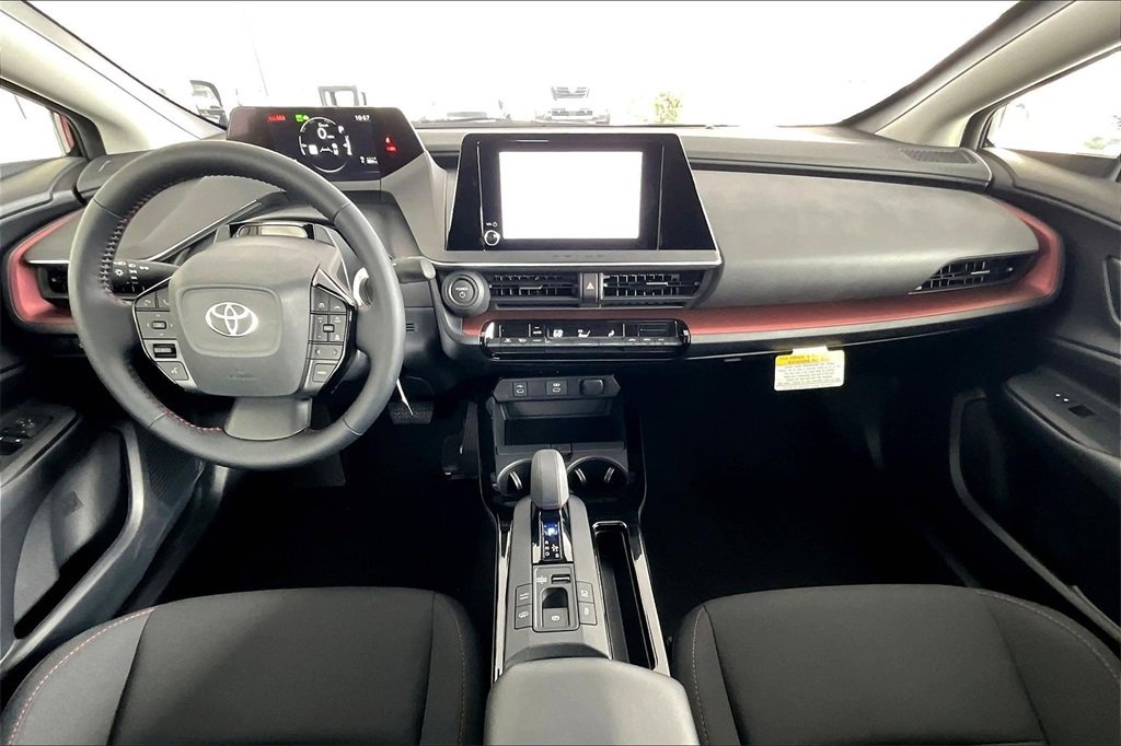Used 2026 Toyota Prius Plug-In Hybrid image 5