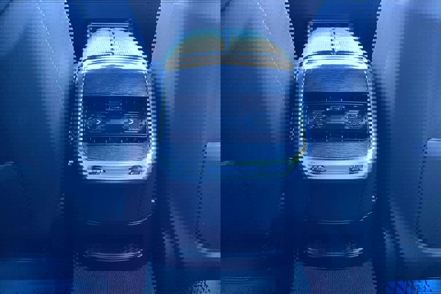 Used 2023 BMW 760i xDrive w/ Executive Package image 34