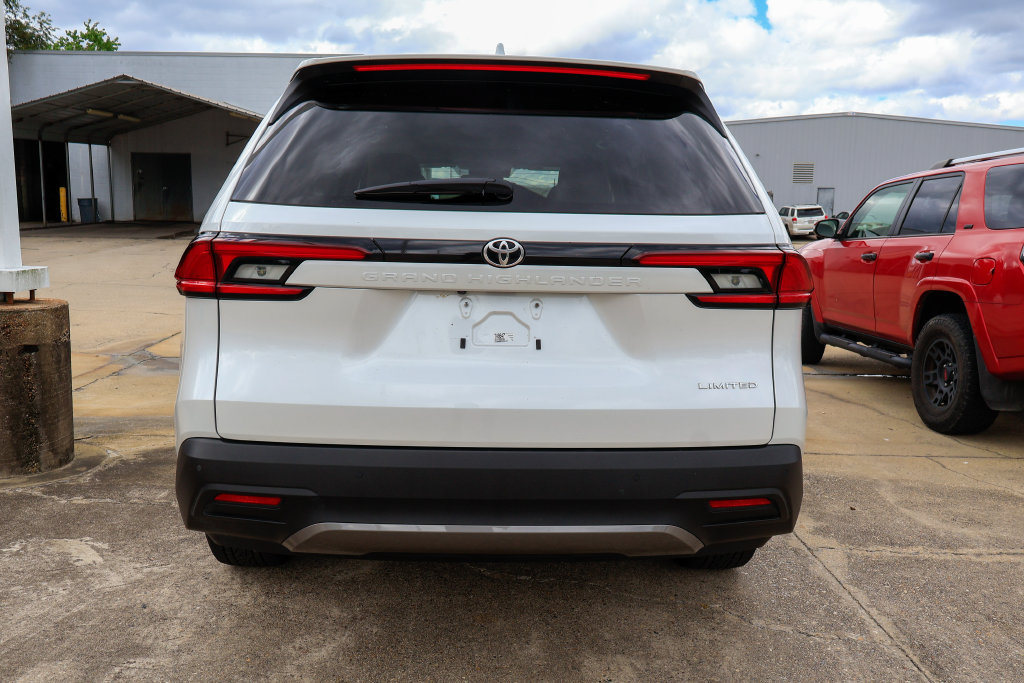 Used 2026 Toyota Grand Highlander FWD image 6