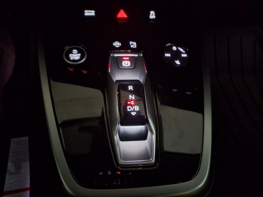 New 2025 Audi Q4 e-tron Premium Plus AWD/4WD image 16