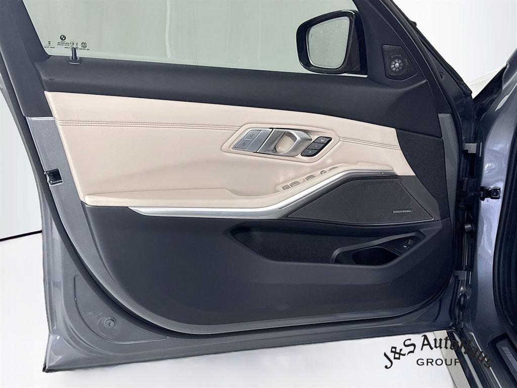 Used 2025 BMW M340i xDrive w/ Premium Package image 22