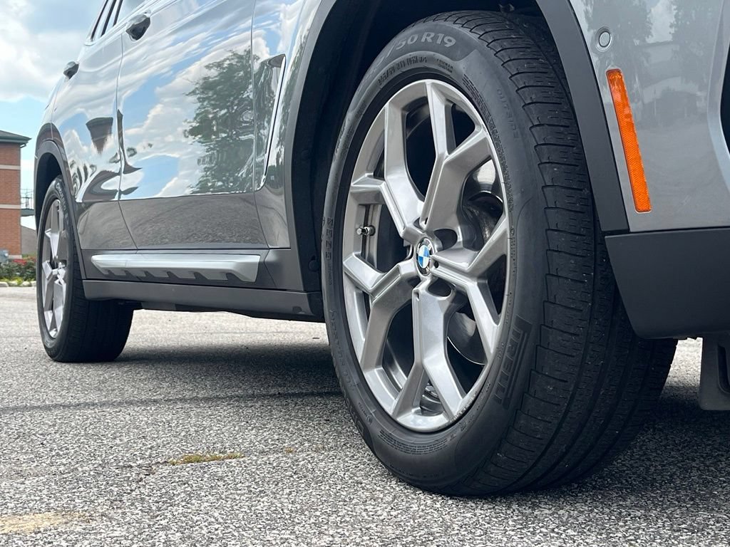 Used 2023 BMW X3 xDrive30i w/ Premium Package w/ZPA AWD/4WD image 11
