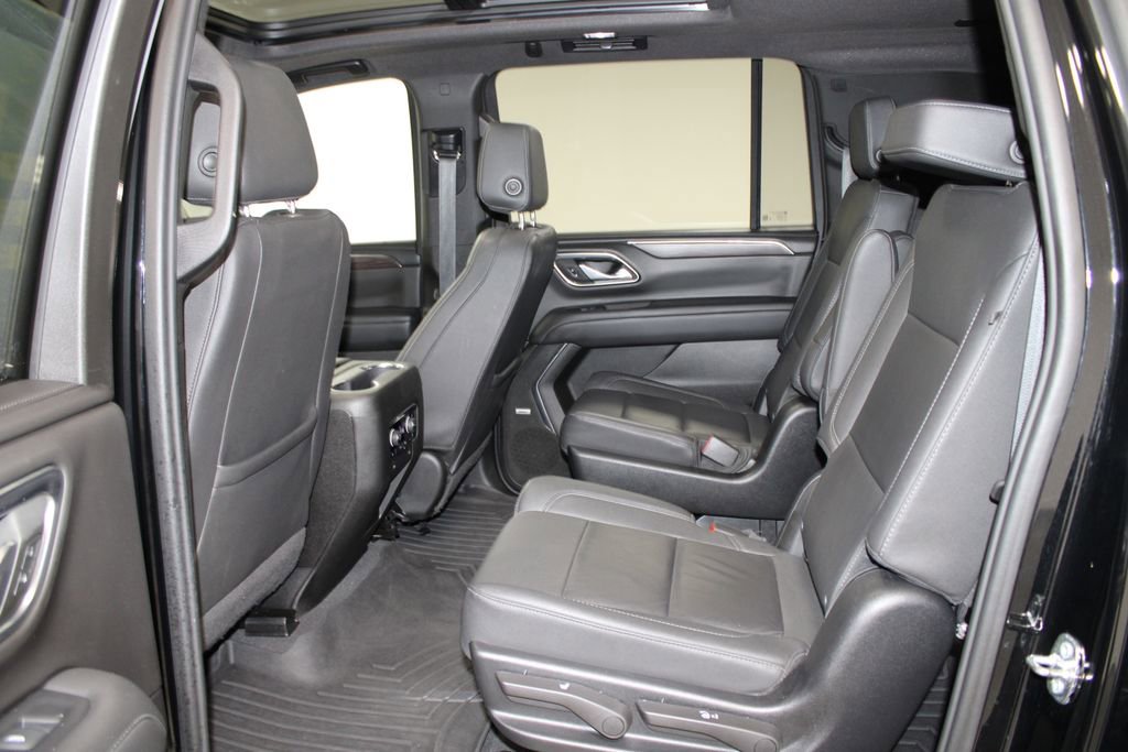 Used 2023 Chevrolet Suburban Z71 w/ Luxury Package image 27