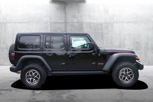 Used 2025 Jeep Wrangler Unlimited Rubicon AWD/4WD image 5