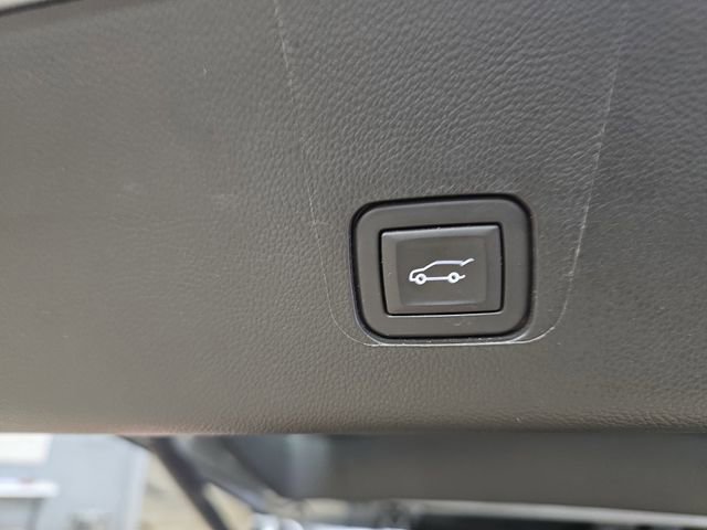 Used 2023 Chevrolet Traverse LT w/ LPO, Cargo Package image 17