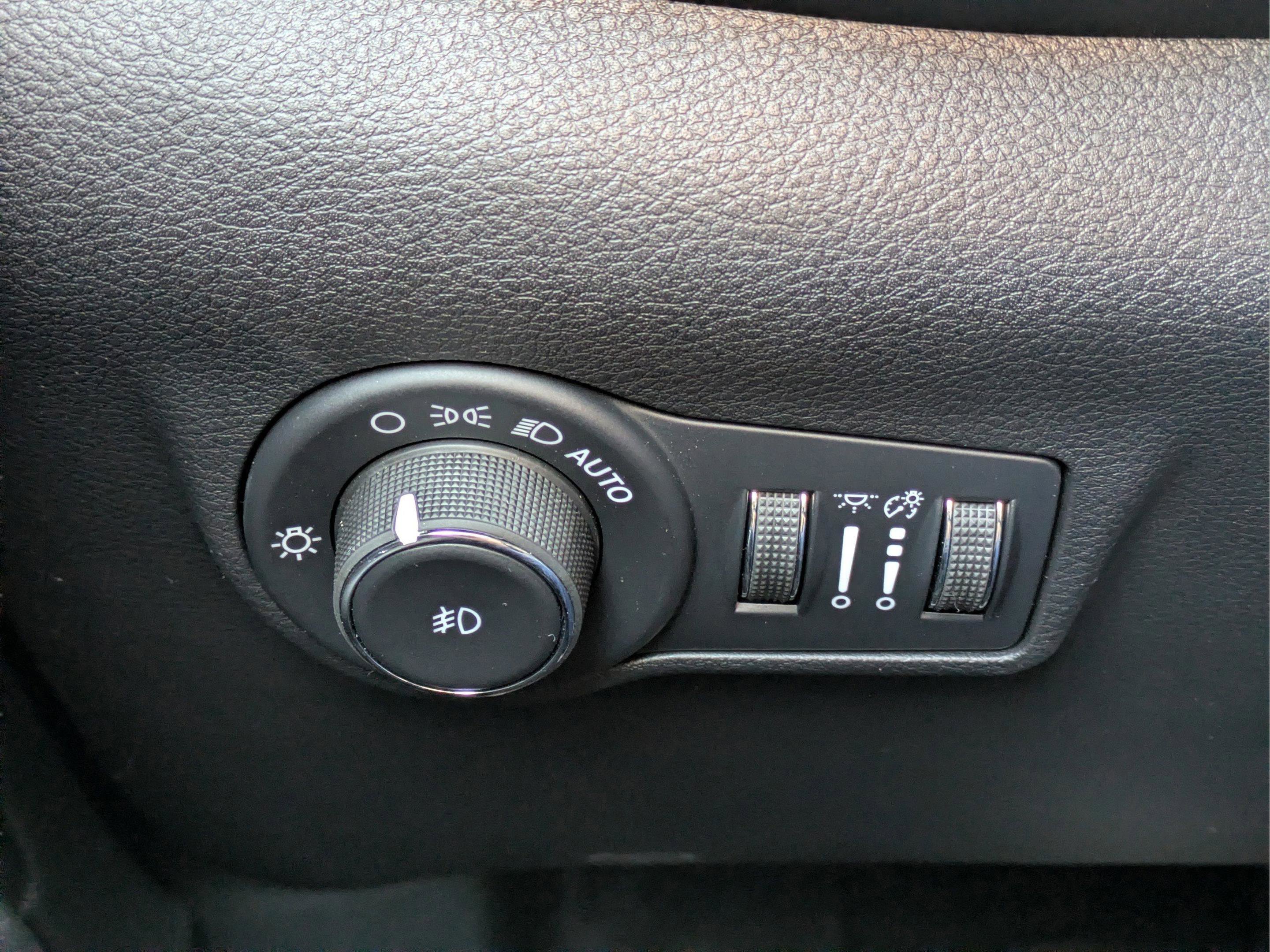 New 2026 Jeep Compass Latitude w/ Sun and Sound Group image 28