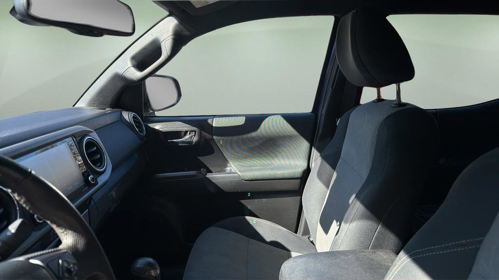 Used 2023 Toyota Tacoma TRD Sport image 12