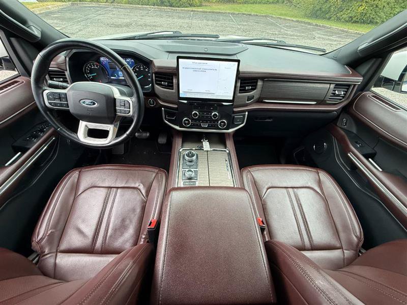 Used 2023 Ford Expedition Limited AWD/4WD image 9