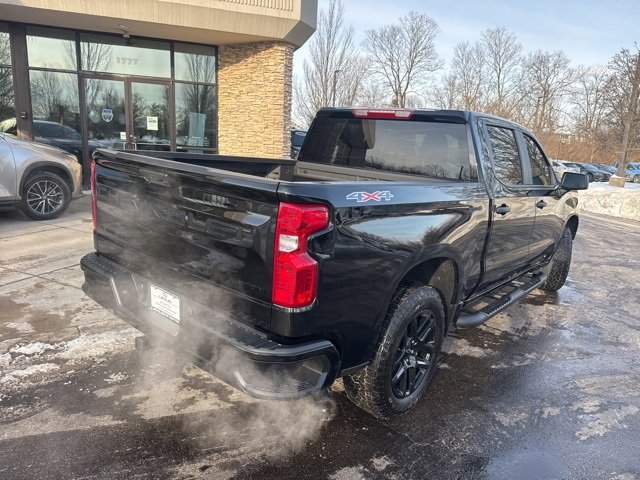 Used 2025 Chevrolet Silverado 1500 Custom w/ Turbomax Blackout Package image 3