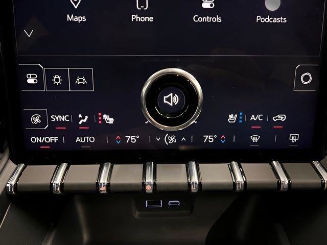 Used 2025 GMC Terrain Elevation w/ Elevation Premium Package image 33