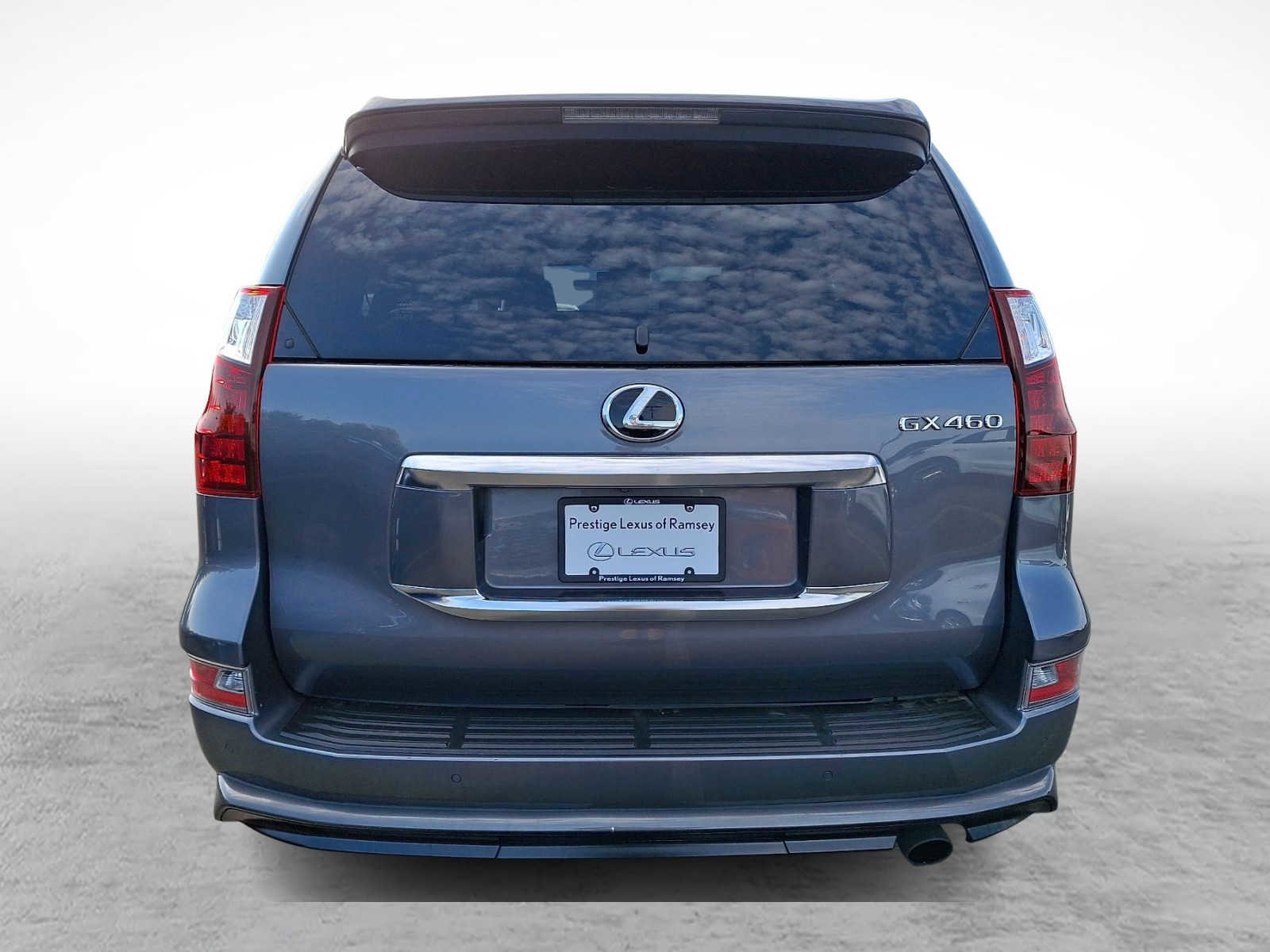 Certified 2022 Lexus GX 460 Luxury w/ Sport Design Package AWD/4WD image 5