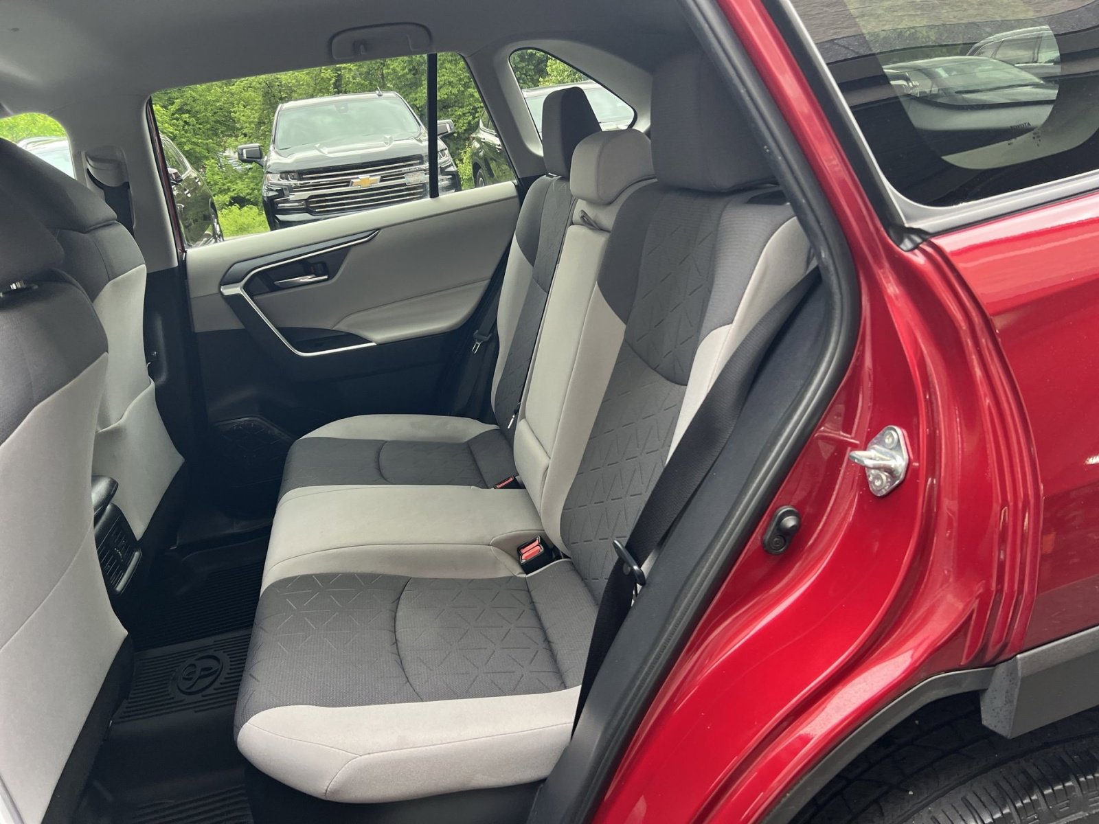 Used 2020 Toyota RAV4 XLE w/ Carpet Mat Package AWD/4WD image 23