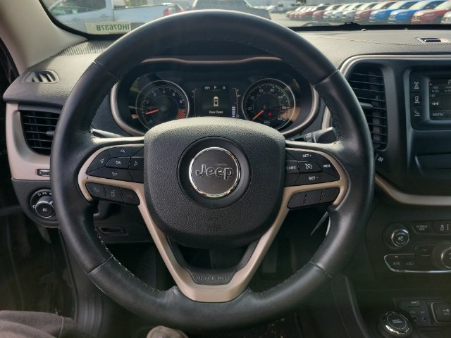 Used 2015 Jeep Cherokee Latitude AWD/4WD image 29